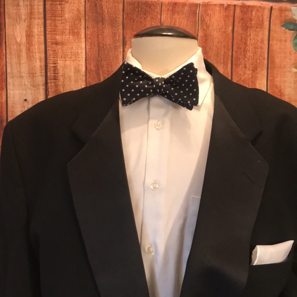 Neil Allyn Tuxedo Coat - Picture 4 of 17